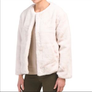 Fully lined faux fur jacket Chelsea & Theodore